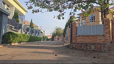 Astaga Mama Arab Nyolongin Memek Di Luar Rumah Deket Jalan