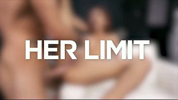 Cewek Asia Slim Pake Lingerie Pink, Diminyaki, Digenjot Memeknya Keras-keras