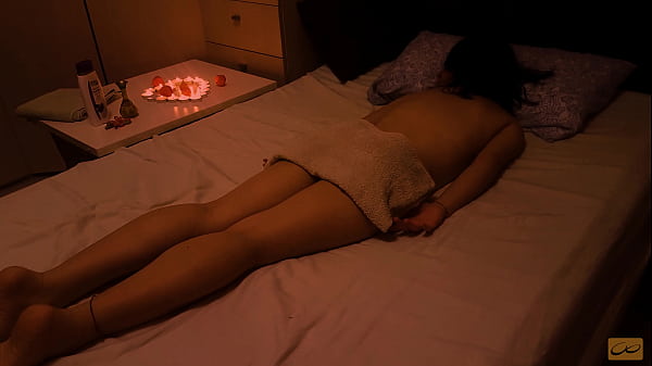 Pijat Erotis Berubah Jadi Ngentot Bikin Aku Crot – Nuru Thai Orgasme Nggak Terbatas