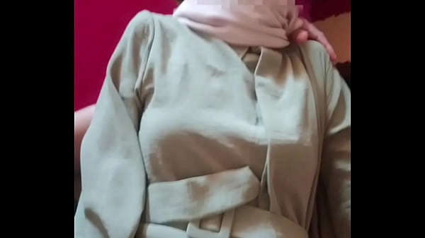 Saudari Tiri Berjilbab Digenjot Habis-habisan Pas Momen Lebaran