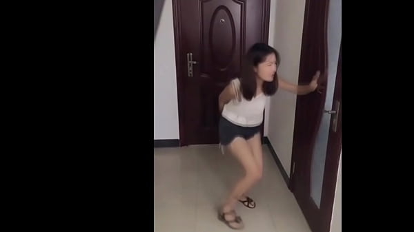 Cewek-cewek China Udah Kebelet Banget Pipis, Ngos-ngosan Nahan