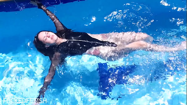 Body Basah Jessica Bunny Di Dalam Air, Gerakan Bikin Makin Liar.