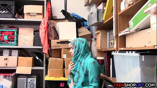 Remaja Arab Ketahuan Mencuri, Digebuk Sama Satpam, Habis Itu Digagahin.